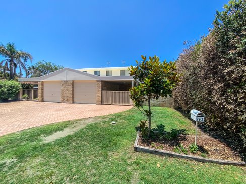 2/3 Whitesands Road, FINGAL BAY NSW 2315