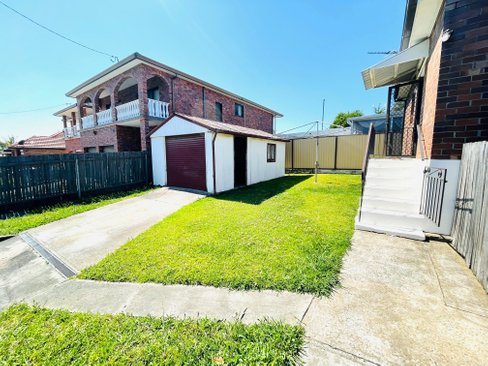 2/30 Percival Street, CARLTON NSW 2218