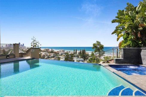 23/1 Great Hall Drive, Miami QLD 4220