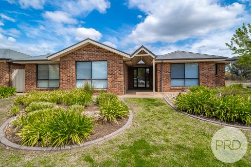 2/31 Warambee Crescent, GLENFIELD PARK NSW 2650