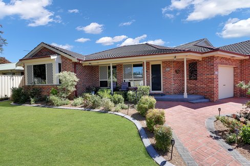 2/32 Cachia Boulevard, HORSLEY NSW 2530