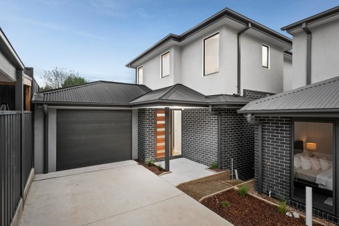 2 32 Felix Grove Mooroolbark 3138