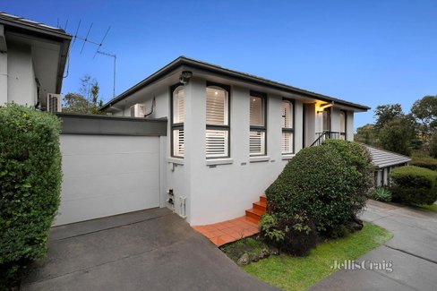 2 32 Florence Road Surrey Hills 3127