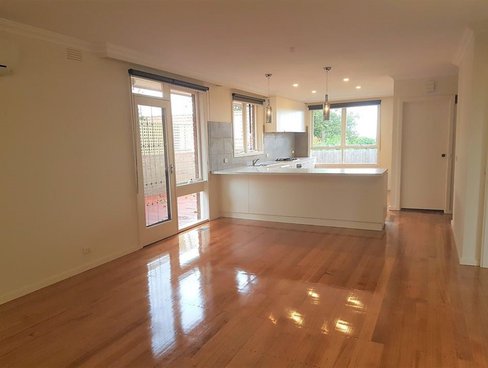 2/32 Kent Road Surrey Hills 3127