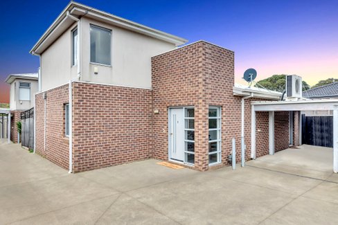2 33 Camellia Crescent Norlane 3214