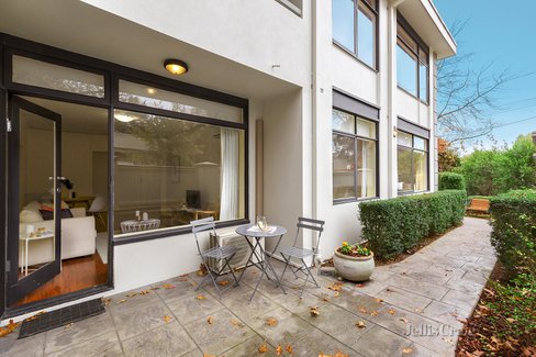 2/33 Gordon Street Balwyn 3103