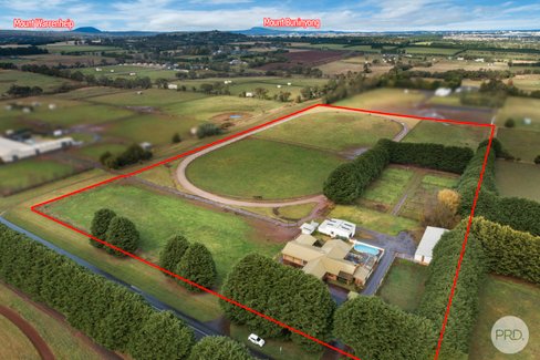 233 Kennedys Road, MINERS REST VIC 3352