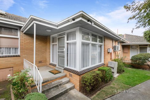 2 33 Logan Street Canterbury 3126