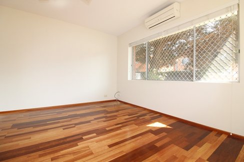 2/33 Templeman Crescent, HILLSDALE NSW 2036
