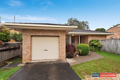 2/33 Wybalena Crescent, TOORMINA NSW 2452