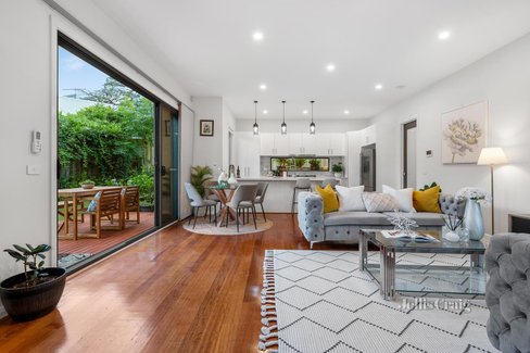 2 34 Angus Drive Glen Waverley 3150