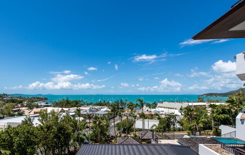 23/4 Golden Orchid Drive, AIRLIE BEACH QLD 4802