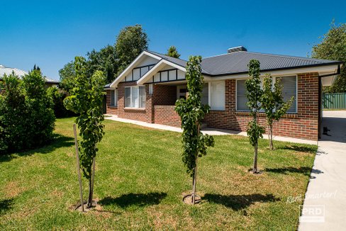 2/34 Lindsay, TURVEY PARK NSW 2650