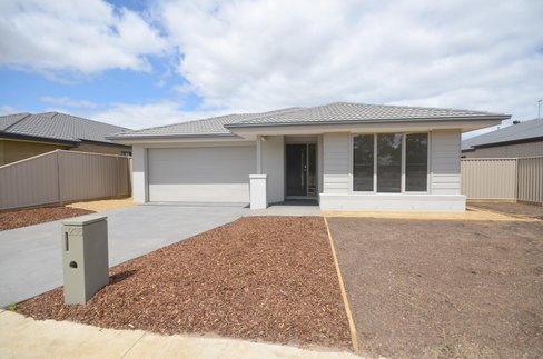 235 Ballarat-Carngham Road Winter Valley 3358