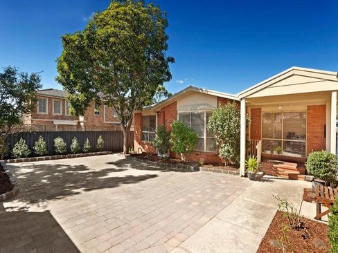 2 35 Greythorn Road Balwyn North 3104