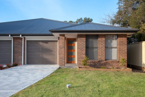 2/35 High Street, GRETA NSW 2334