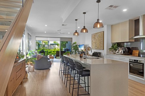 2/35 Sunshine Parade, Miami QLD 4220