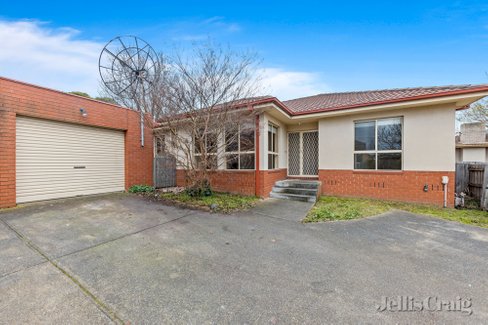 2/36 Strathmerton Street Reservoir 3073