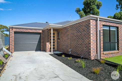 2/36A Spencer Street, SEBASTOPOL VIC 3356