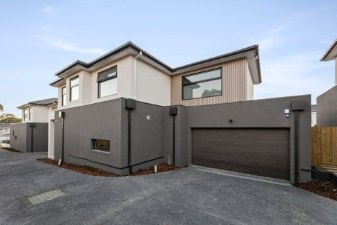 2 37 Larch Crescent  Mount Waverley 3149