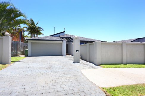 237 Ron Penhaligon Way, ROBINA QLD 4226