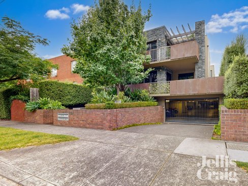 2/374 Riversdale Road Hawthorn East 3123