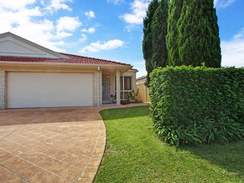 2/39 Albacore Drive, CORLETTE NSW 2315