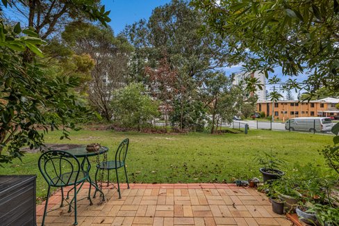 2/39 Coolangatta Road, COOLANGATTA QLD 4225