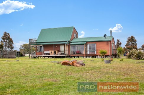 2399 Ballan-Meredith Road, MOUNT WALLACE VIC 3342