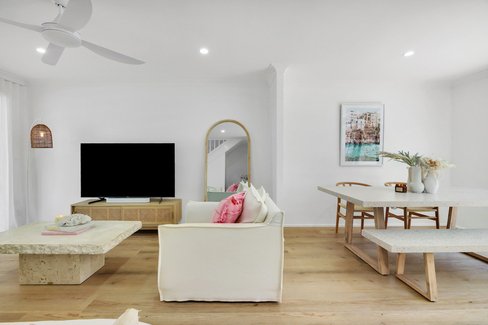 2/4-6 Karri Court, Burleigh Heads QLD 4220