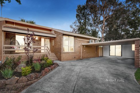 24 Boardman Close Box Hill South 3128