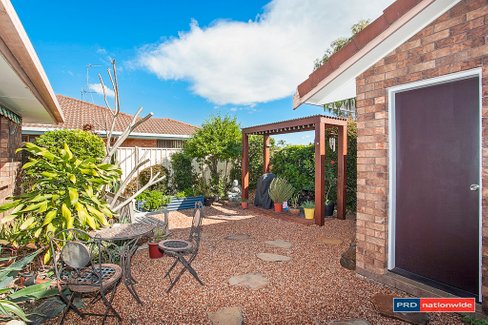 2/4 Bottlewood Court, BURLEIGH WATERS QLD 4220