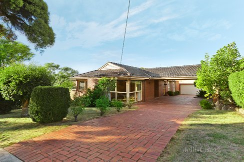 24 Braeside Drive Doncaster 3108