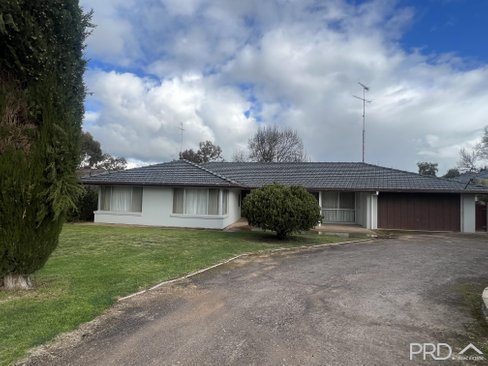 24 Britt Street, OUYEN VIC 3490