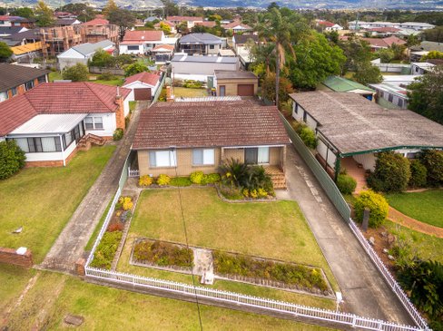24 Brook Street, DAPTO NSW 2530