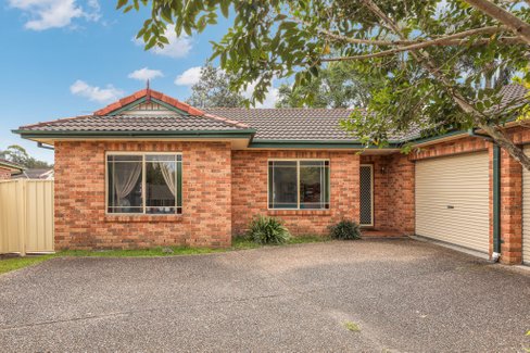 2/4 Brownlee Place, ALBION PARK RAIL NSW 2527