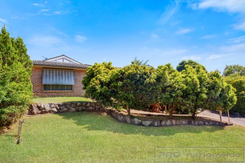 24 Budgeree Drive, ABERGLASSLYN NSW 2320