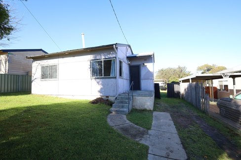 24 Buna Street, ORANGE