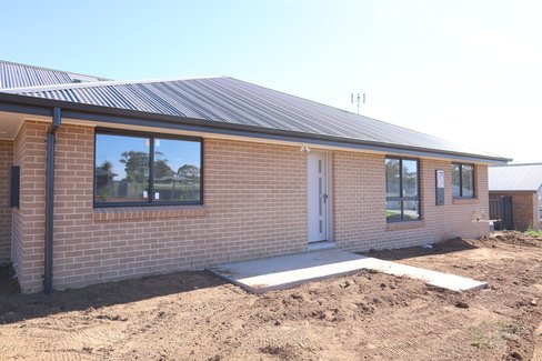 24 Clearview Crescent, ORANGE