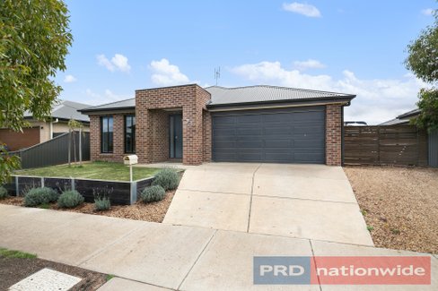 24 Craven Street, LUCAS VIC 3350