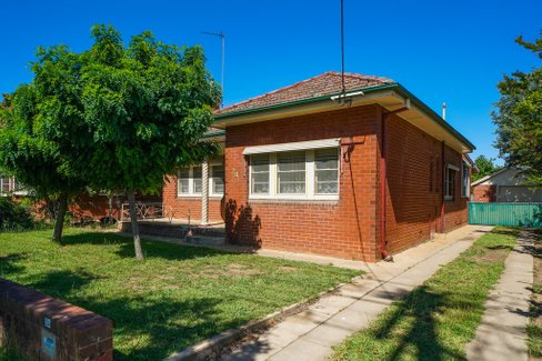 24 Docker Street, WAGGA WAGGA NSW 2650