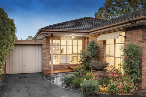 2 4 Dunloe Avenue Mont Albert North 3129