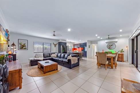 24 Endeavour Cct, CANNONVALE QLD 4802