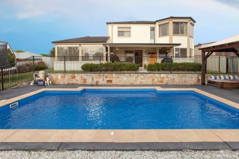 24 Fernleigh Avenue, ABERGLASSLYN NSW 2320