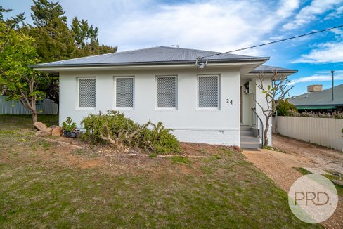 24 Fernleigh Road, MOUNT AUSTIN NSW 2650