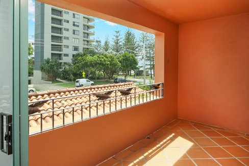 2/4 Fourth Avenue, Burleigh Heads QLD 4220