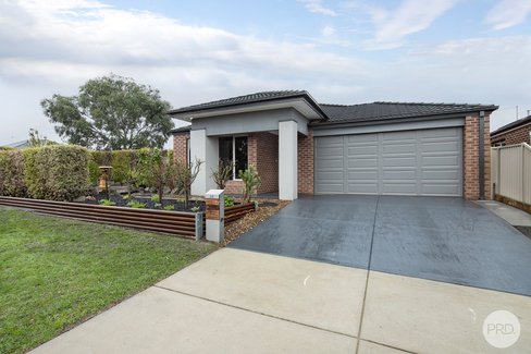 24 Gemstone Road, WINTER VALLEY