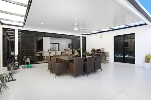 24 Gerona Circuit, Varsity Lakes QLD 4227