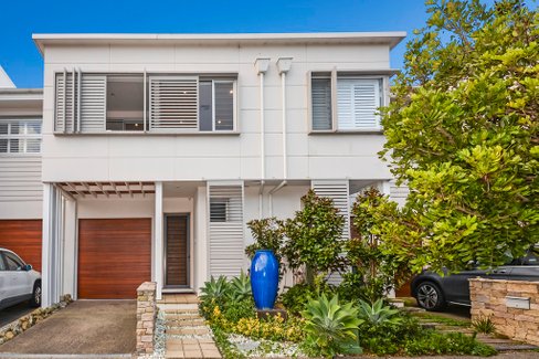 24 Gubbuteh Road, LITTLE BAY NSW 2036