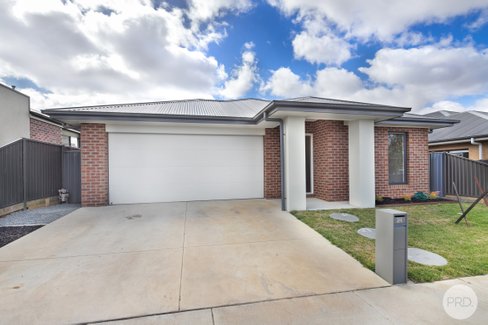 24 Heathcote Drive, LUCAS VIC 3350